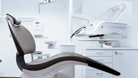 6 semne că este timpul să mergi la o clinică dentară din București
